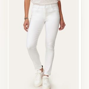 ""Ab" Technology White Denim Freedom Ankle Length  - Size 12